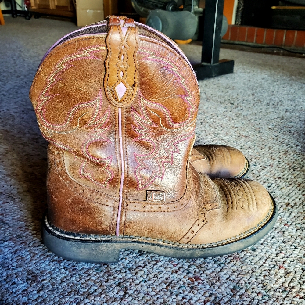 Justin Women's Gypsy Collection Distressed Boot